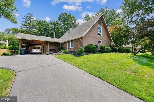 18705 Heritage Hills Dr, BROOKEVILLE, MD, 20833-2811 | Card Image