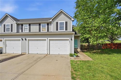 21691 S Main St, Spring Hill, KS, 66083-7542 | Card Image