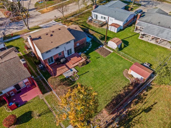Spacious Backyard w Deck & S | Image 43