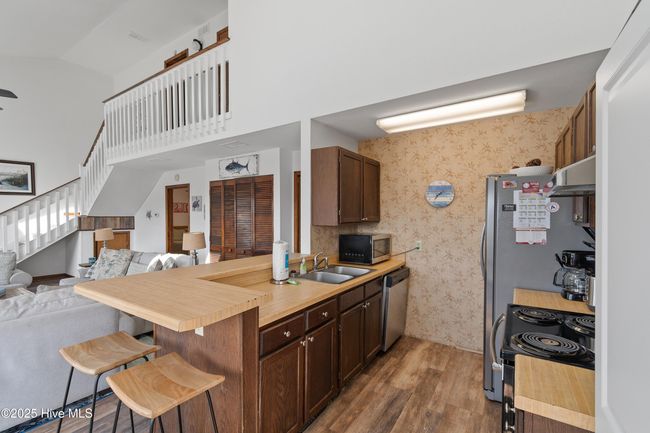 Kitchen | Image 8