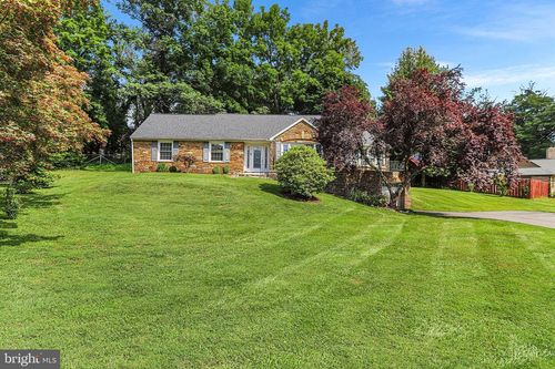 10 Bryn Mawr Ave, NEWTOWN SQUARE, PA, 19073-3816 | Card Image