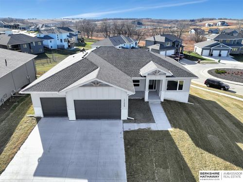 19821 V St, Omaha, NE, 68135-4366 | Card Image