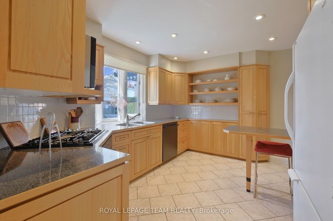 4 Valewood Cres, House other with 4 bedrooms, 4 bathrooms and 4 parking in Gloucester ON | Image 15