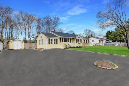6 Epson Crse, Brookhaven, NY, 11719-9789 | Card Image