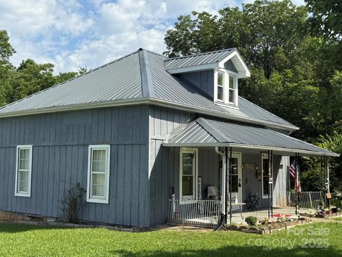 304 Main Ave W, Hildebran, NC, 28637-8315 | Card Image