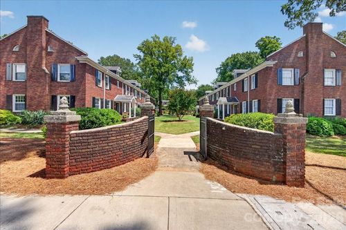 9-524 Hawthorne Ln, Charlotte, NC, 28204-2367 | Card Image