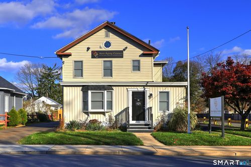 761 Campbell Ave, West Haven, CT, 06516-3715 | Card Image