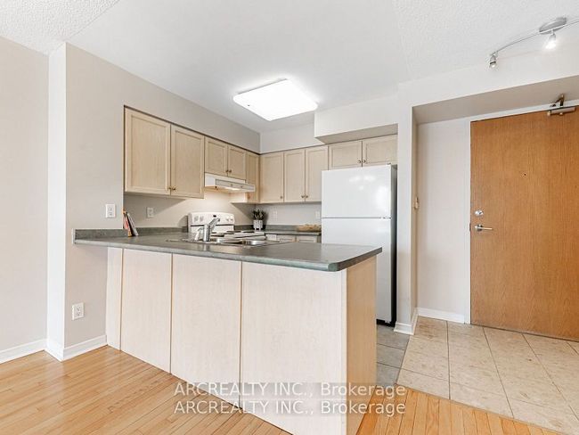 311 - 19 Northern Heights Dr, Condo with 2 bedrooms, 1 bathrooms and 1 parking in Richmond Hill ON | Image 5