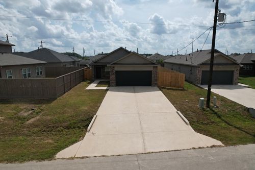 31 Road 5102 B, Cleveland, TX, 77327-2348 | Card Image