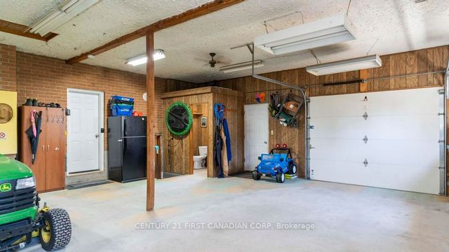 21725 Adelaide Rd, House other with 3 bedrooms, 1 bathrooms and 10 parking in Mount Brydges ON | Image 22