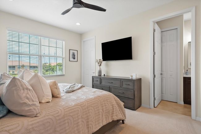 524 Sw Glen Crest Way, Condo with 3 bedrooms, 3 bathrooms and null parking in Stuart FL | Image 24