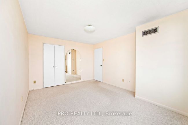 1002 - 1320 Mississauga Valley Blvd, Condo with 3 bedrooms, 2 bathrooms and 2 parking in Mississauga ON | Image 14