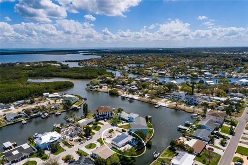 9046 Treasure Ln Ne, St Petersburg, FL, 33702-2659 | Card Image