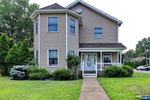 140 6th St, Cresskill, NJ, 07626-2004 | Card Image