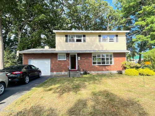 22 Farnam Pl, Colonie, NY, 12205-2802 | Card Image