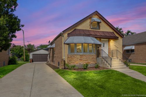 2312 S 1st Ave, Riverside, IL, 60546-1303 | Card Image