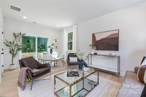 405 Winston Ave, Statesville, NC, 28677-6665 | Card Image