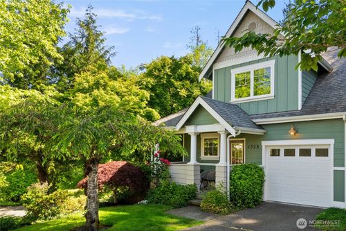 1328 Stonecress Ln Ne, Bainbridge Island, WA, 98110-2917 | Card Image