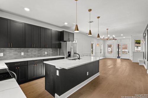 101-510 Stieren St, San Antonio, TX, 78210-1468 | Card Image