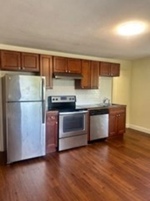 apt-4-688 Washington St, Walpole, MA, 02081-4141 | Card Image