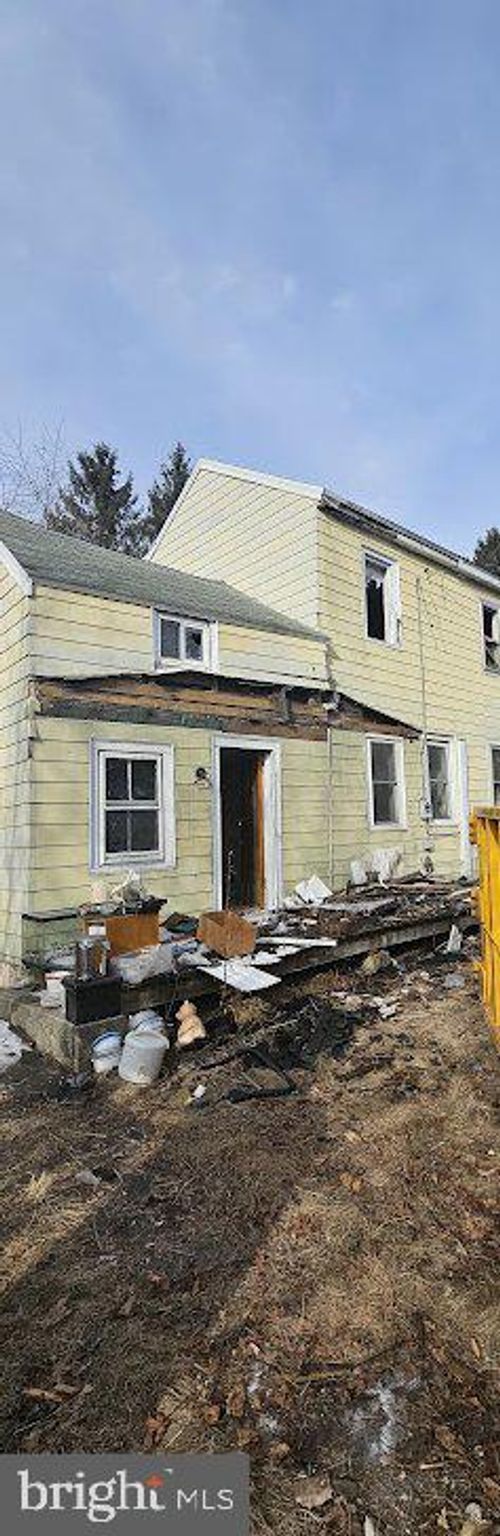 7 Haze Rd, POTTSVILLE, PA, 17901-8828 | Card Image