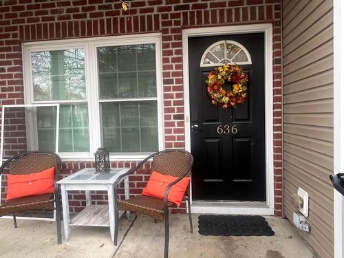 1803-636 Grove Cir, Columbus, OH, 43230-6283 | Card Image