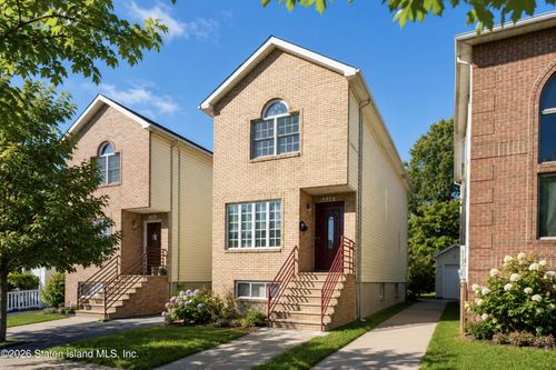 232 Melvin Avenue, Staten Island, NY, 10314 | Card Image