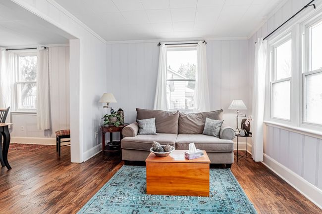 58 Main St N, House attached with 3 bedrooms, 1 bathrooms and 2 parking in Newmarket ON | Image 7