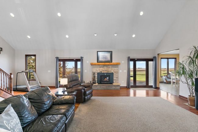 550 Maplewood Rd, House other with 6 bedrooms, 6 bathrooms and 3 parking in Somonauk IL | Image 7