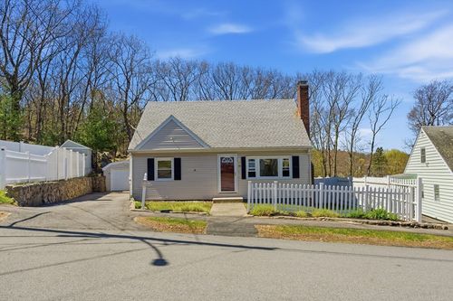 11 Cannon Rock Rd, Lynn, MA, 01904-1513 | Card Image