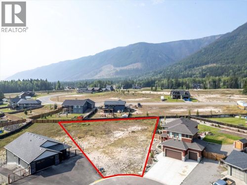 2405 Osprey Crt, Sparwood, BC, V0B2G2 | Card Image