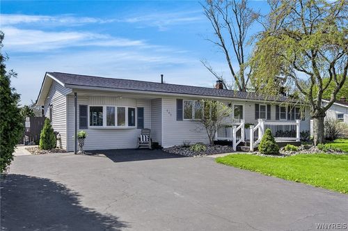 545 Northfield Dr, Youngstown, NY, 14174-1109 | Card Image