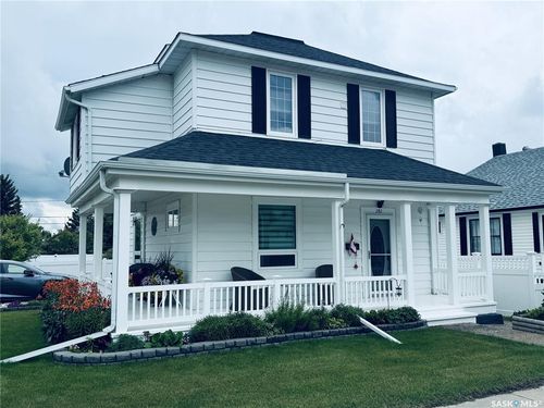 202 5th Ave W, Biggar, SK, S0K0M0 | Card Image