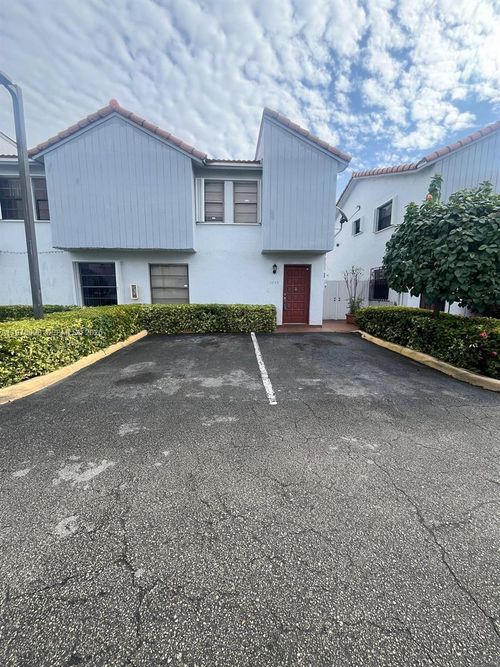 5249-5249 W 24th Ct, Hialeah, FL, 33016-4049 | Card Image