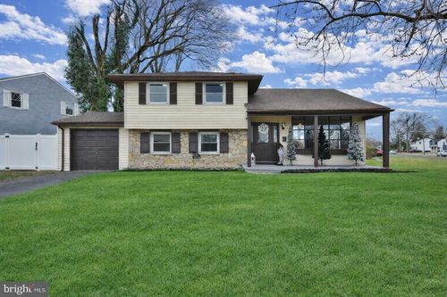 212 E Franklin Ave, Edgewater Park, NJ, 08010-1806 | Card Image