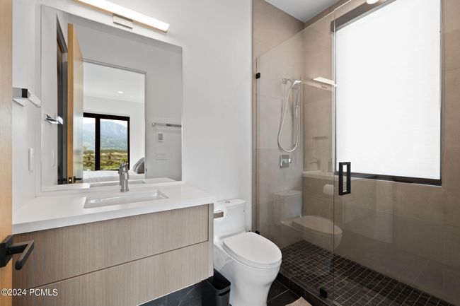 Ensuite bathroom bedroom three main level | Image 40