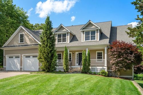 10 Gloucester Rd, Westwood, MA, 02090-2608 | Card Image