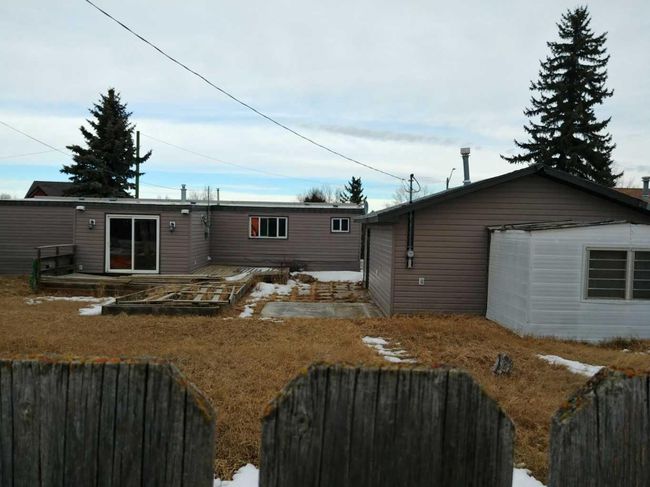 213 1 Ave W, House other with 2 bedrooms, 2 bathrooms and 4 parking in Hussar AB | Image 4