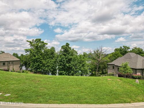 17188 Lighthouse Pointe Dr, Lenoir City, TN, 37772-4904 | Card Image