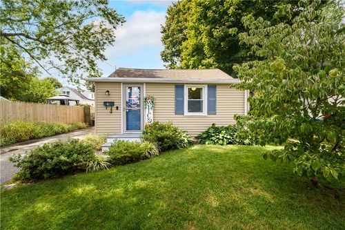 61 Logan St, Warwick, RI, 02889-9731 | Card Image