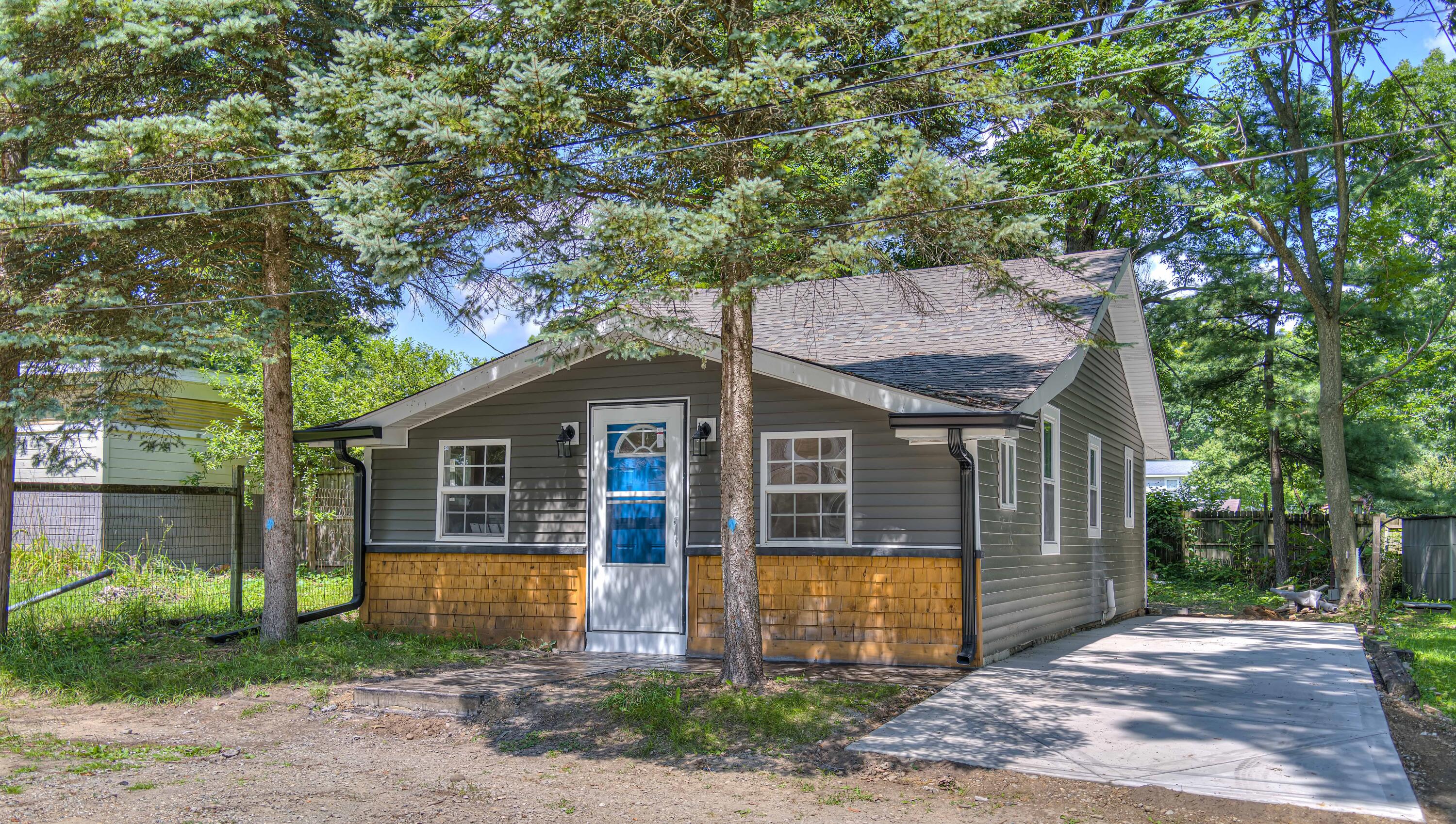 F Dr, Pleasant Lake, MI 49272