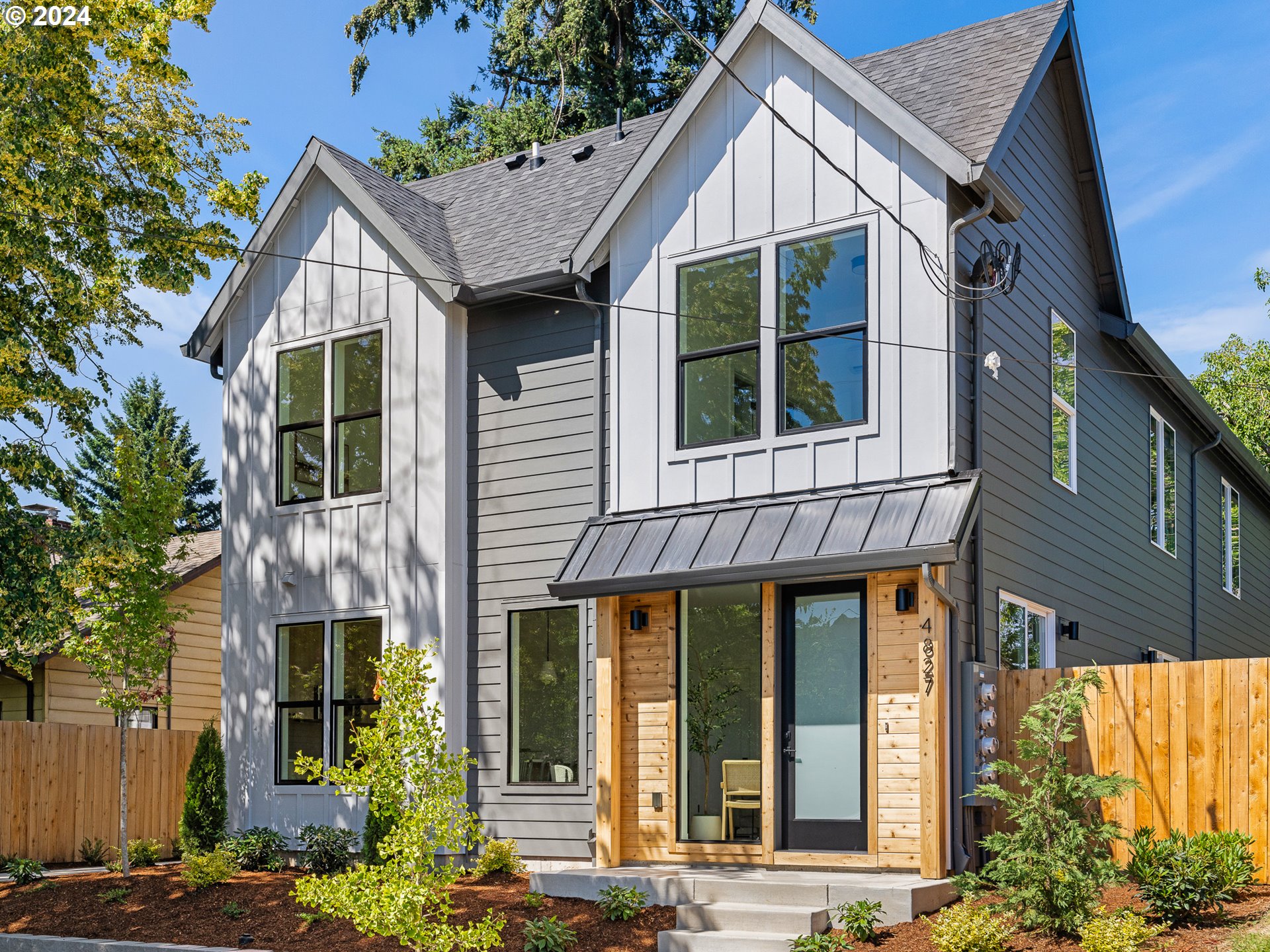 Commercial Ave, Portland, OR 97217