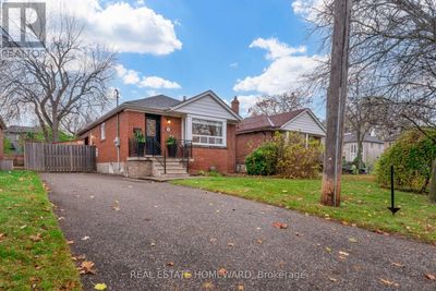 50 King High Ave, House other with 5 bedrooms, 3 bathrooms and 4 parking in North York ON | Image 1