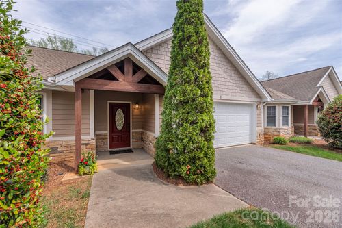 8 Kaylor Dr, Arden, NC, 28704-8801 | Card Image