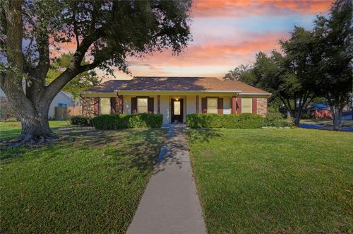 405 Wind Wood Dr, Lewisville, TX, 75067-6535 | Card Image