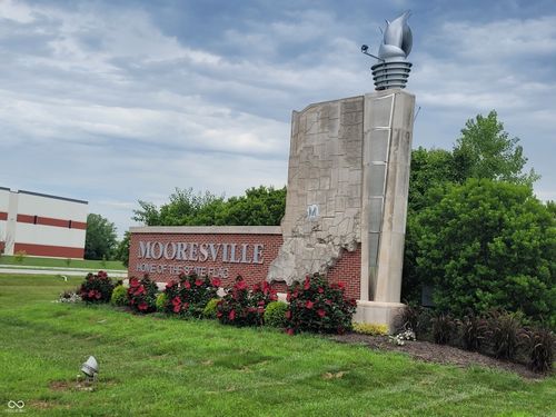 315 Lehr Dr, Mooresville, IN, 46158-8380 | Card Image