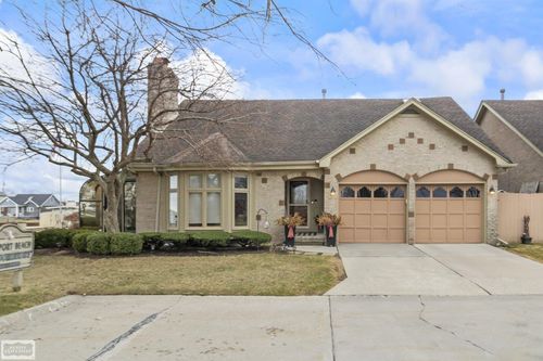 22592 Van St, Saint Clair Shores, MI, 48081-2499 | Card Image