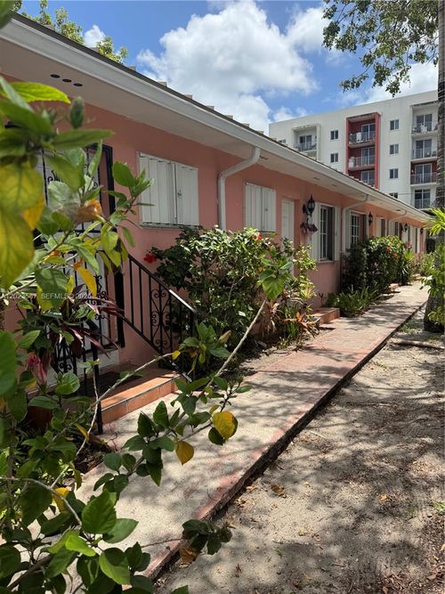 3-1020 Sw 5th St, Miami, FL, 33130 | Card Image