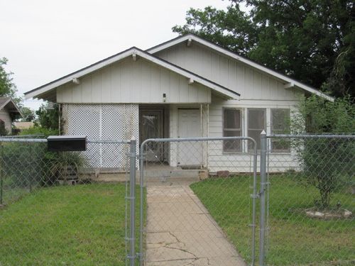 1508 Avenue E, Brownwood, TX, 76801-3830 | Card Image
