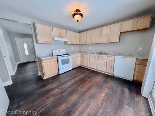 26270 Grandmont St, Roseville, MI, 48066-3236 | Card Image